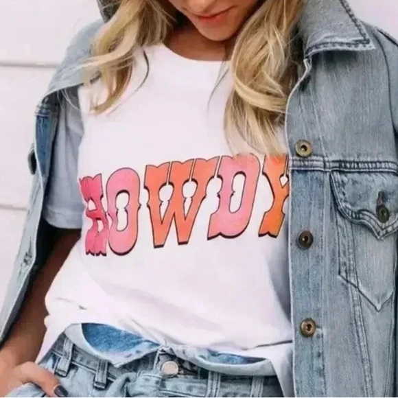 Charlie Southern Tops - Howdy Graphic Tee | Charlie Southern